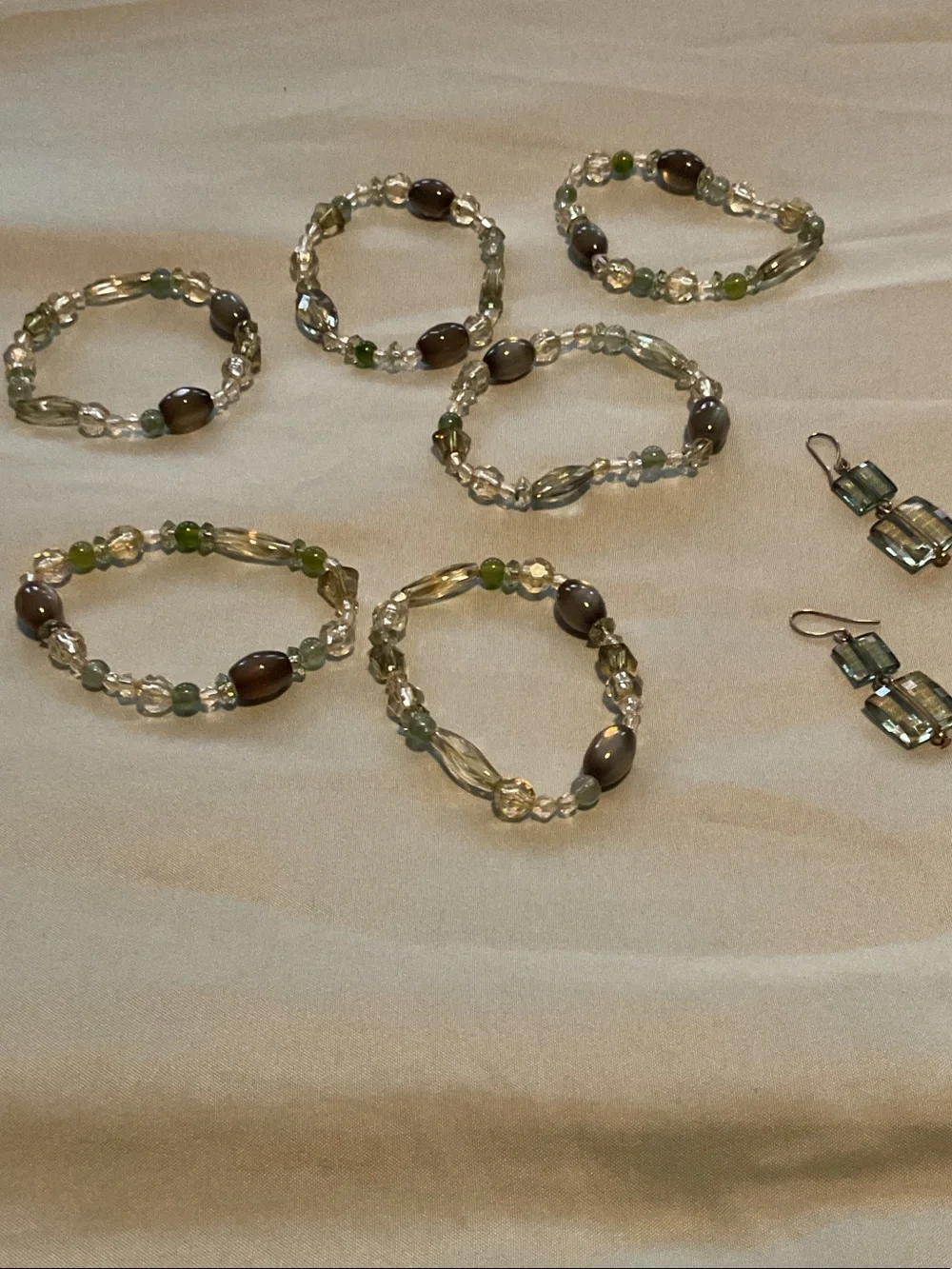 Stretch Glass Bead Bracelet Set in Green and Clear